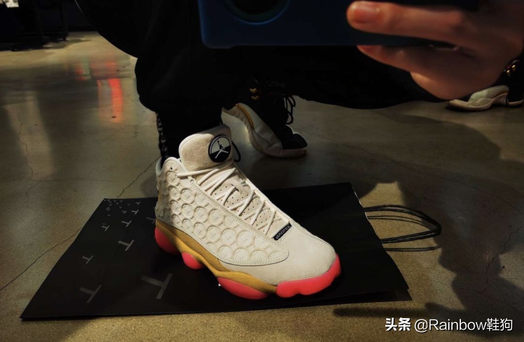 情人节穿搭男生夏天,情人节限定鞋粉色男