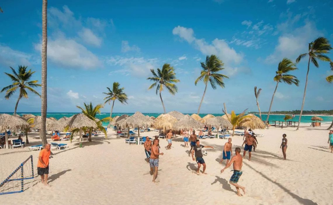 滞留国外回不去怎么办,滞留海外不能回国怎么办