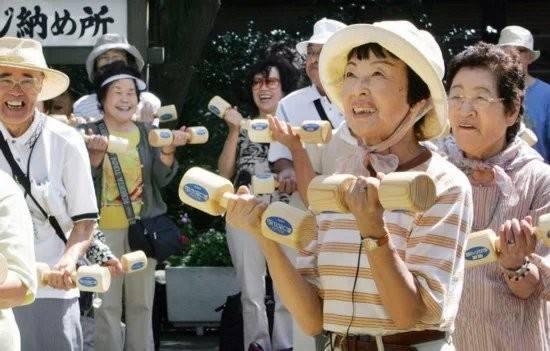 一种成分满足四种需求，是什么解决了日本老年人的生活烦恼？