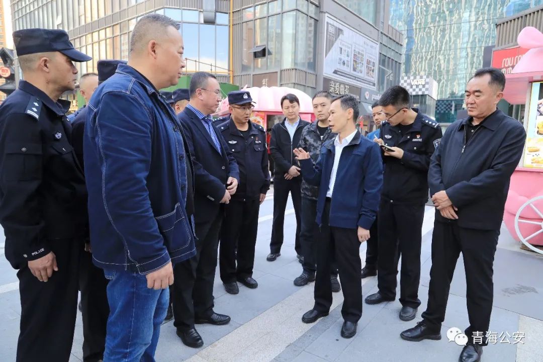 祝福祖国守护百姓健康,祝福祖国繁荣昌盛我在岗