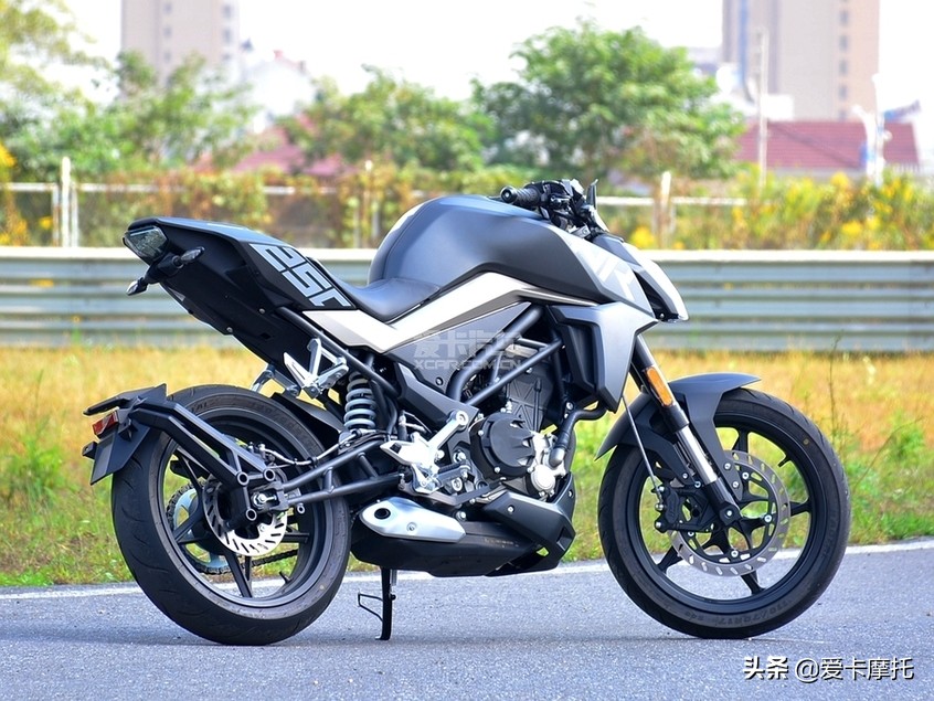 横扫赛道碎石路最值得购买的摩托之娱乐利器篇