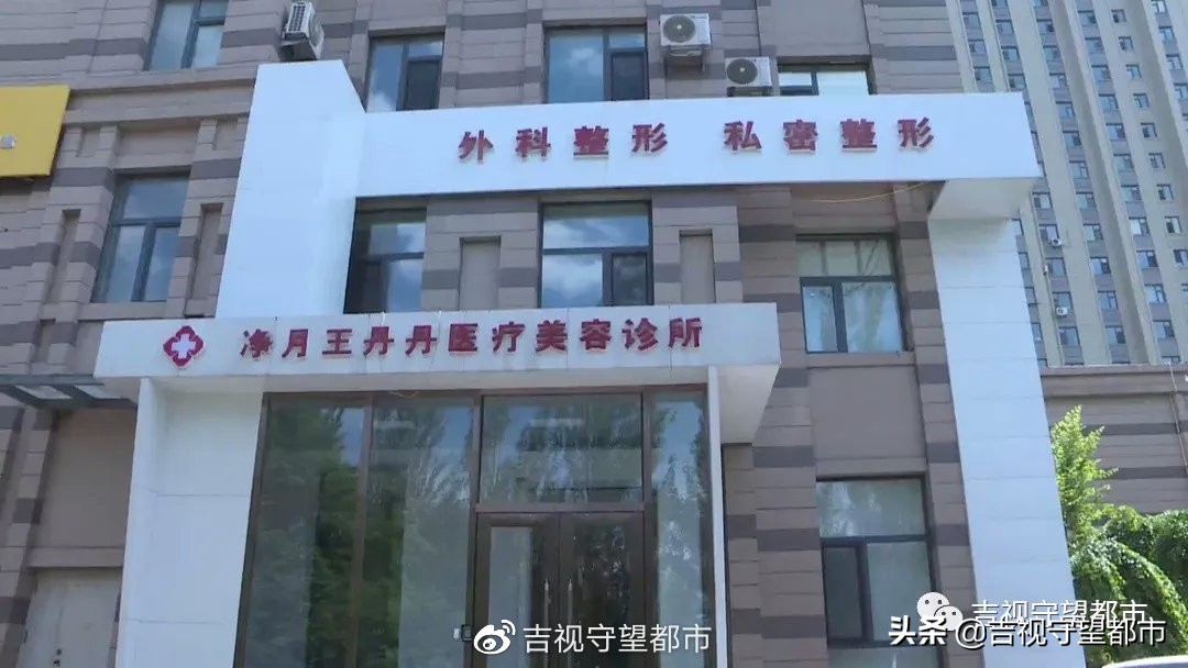 隆鼻疤痕萎缩,女子隆鼻手术后鼻子变黑