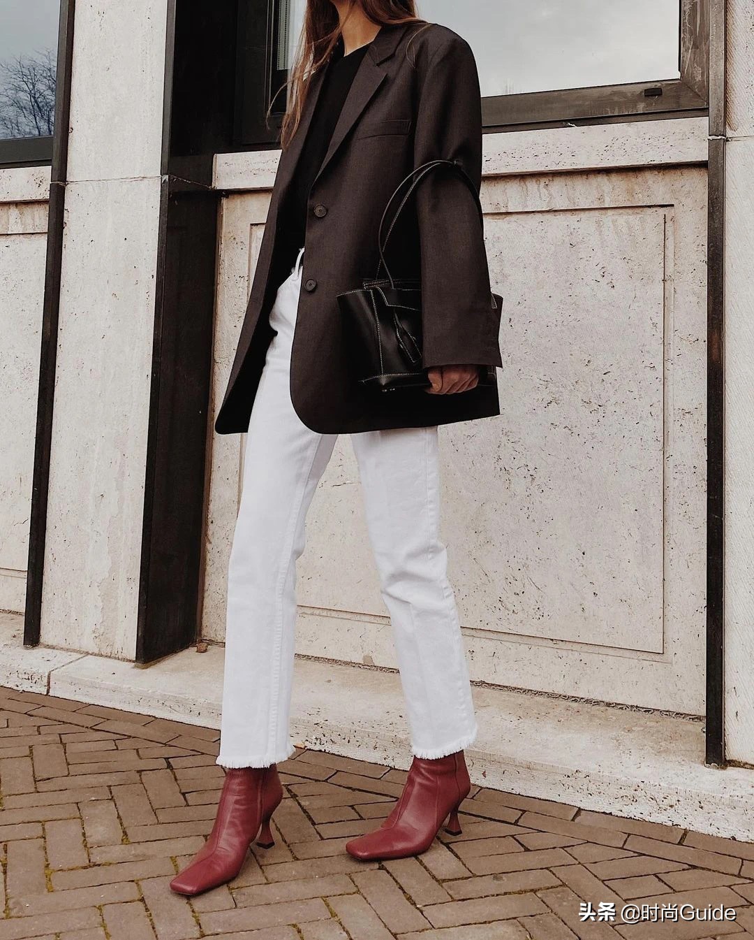 黑色小香风棕色靴子怎么搭配,棕色靴子搭配红色小香风