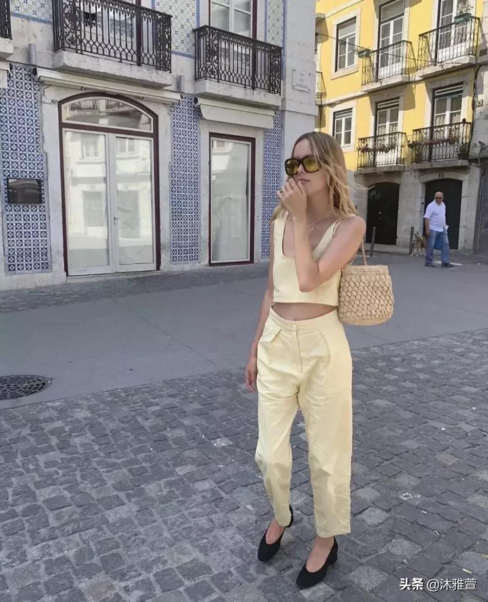 显瘦吊带直筒裤,你穿露肩吊带的样子