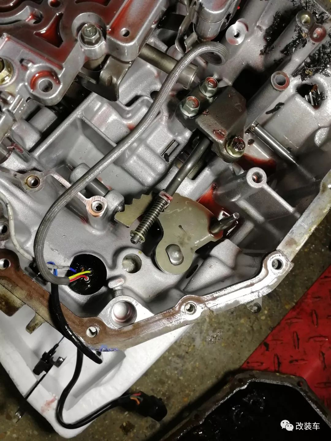 三菱3000gt跑车敞篷版,30万买一台30年前的三菱3000gt