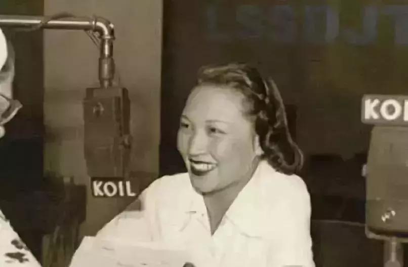 100年前,有女人裹脚,也有女人飞行……