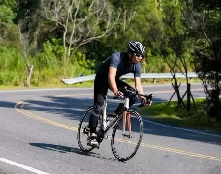 足球基本功之开大脚,足球左脚怎么练爆发力