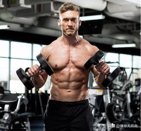 两侧胸肌不平衡,胸肌一边大一边小怎么锻炼矫正