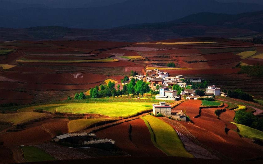 云南云光厂，83年的老字号，背山临湖，诞生中国首架*用军**望远镜