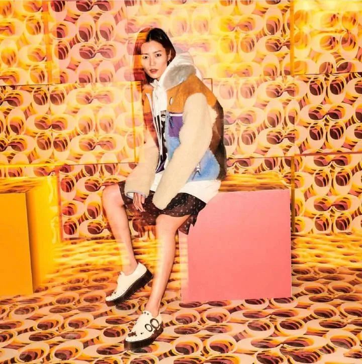 刘雯何穗个人简介,刘雯何穗奚梦瑶走秀视频