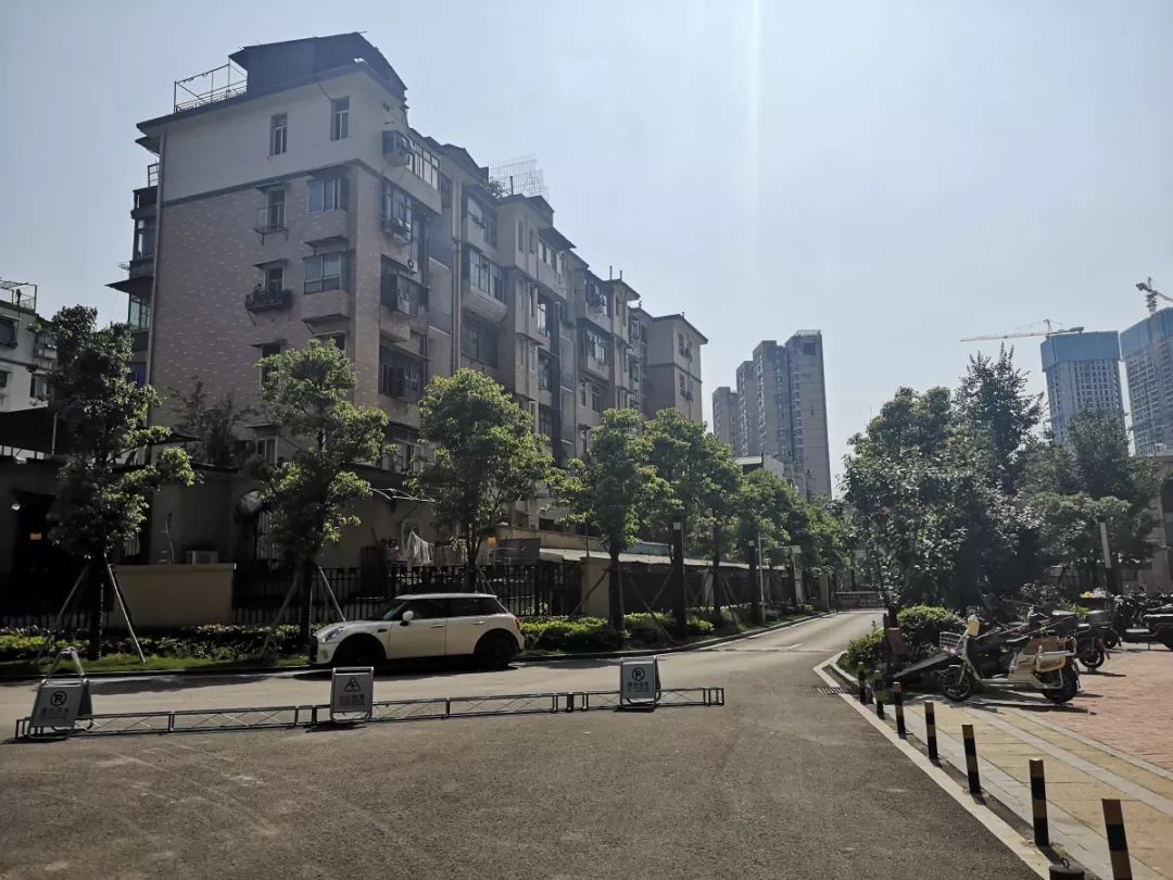 有钱住城市没钱住农村,农村没人居住的房子拆了赔多少钱