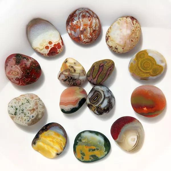 终于捡到了值钱的石头,捡到这些石头不要扔真的很值钱