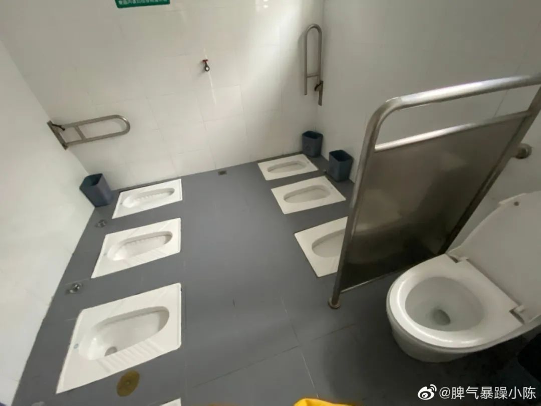 “医生说我胸小还笑出声?伤害性不大,*辱侮**性极强!”