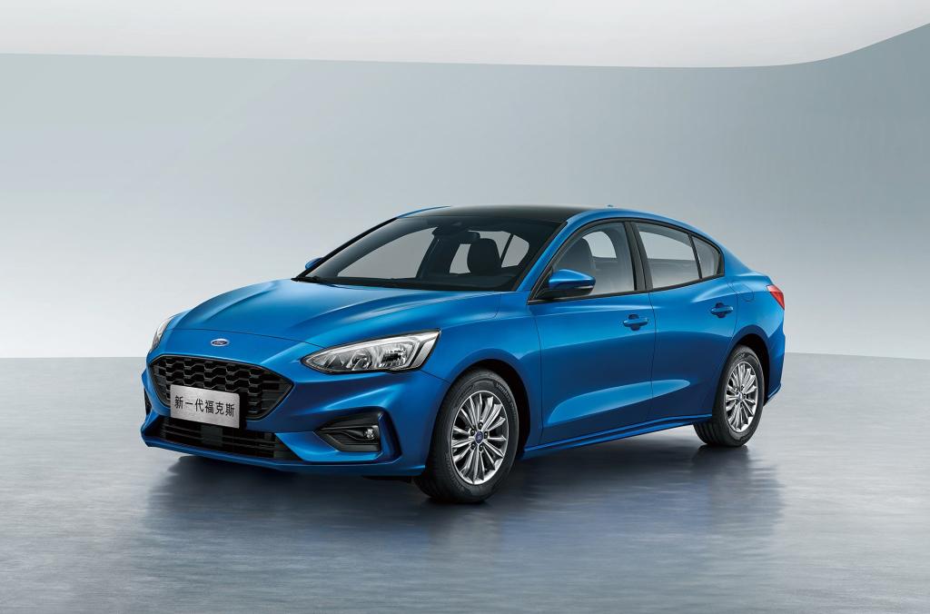 12年的朗逸和12年的福克斯哪个好,福克斯和大众朗逸哪个比较省油