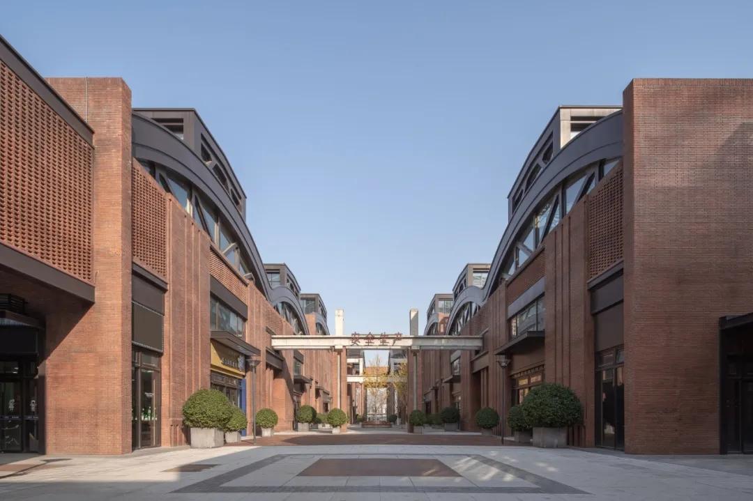 三重转换，天津天拖厂房改造/深圳华汇设计