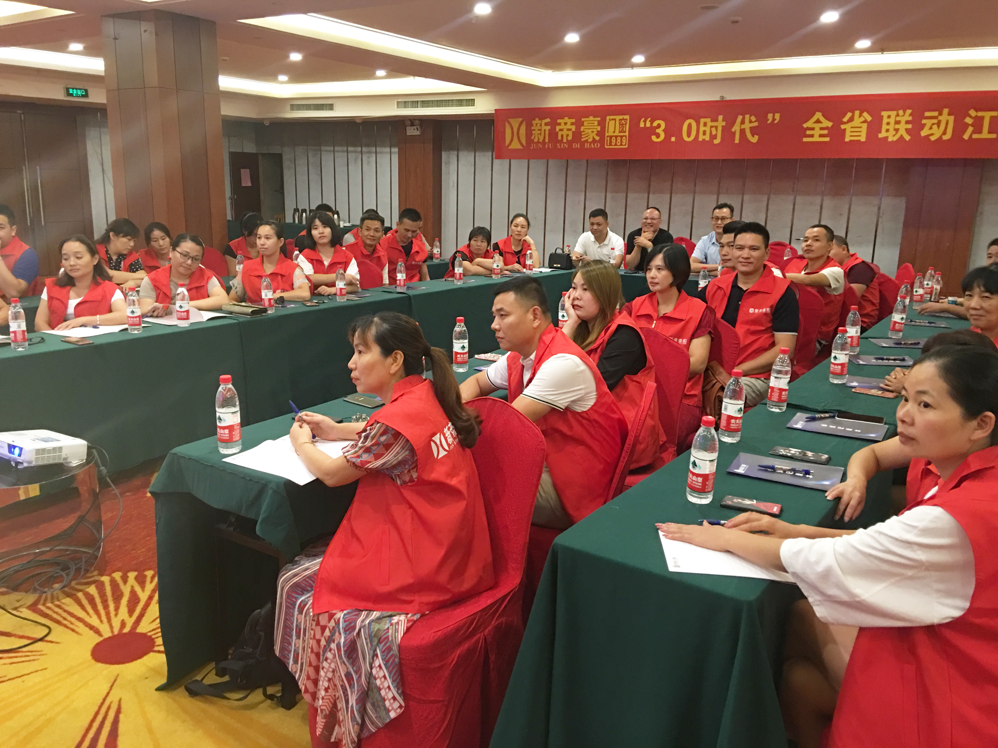 新帝豪高端系统门窗,新帝豪门窗新品宣传视频