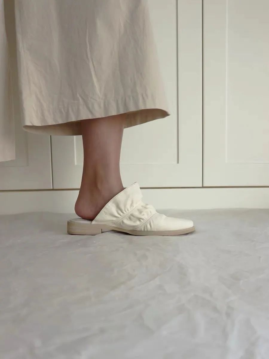 鞋柜怎么放春夏秋冬的鞋 (鞋柜必备的小白鞋)