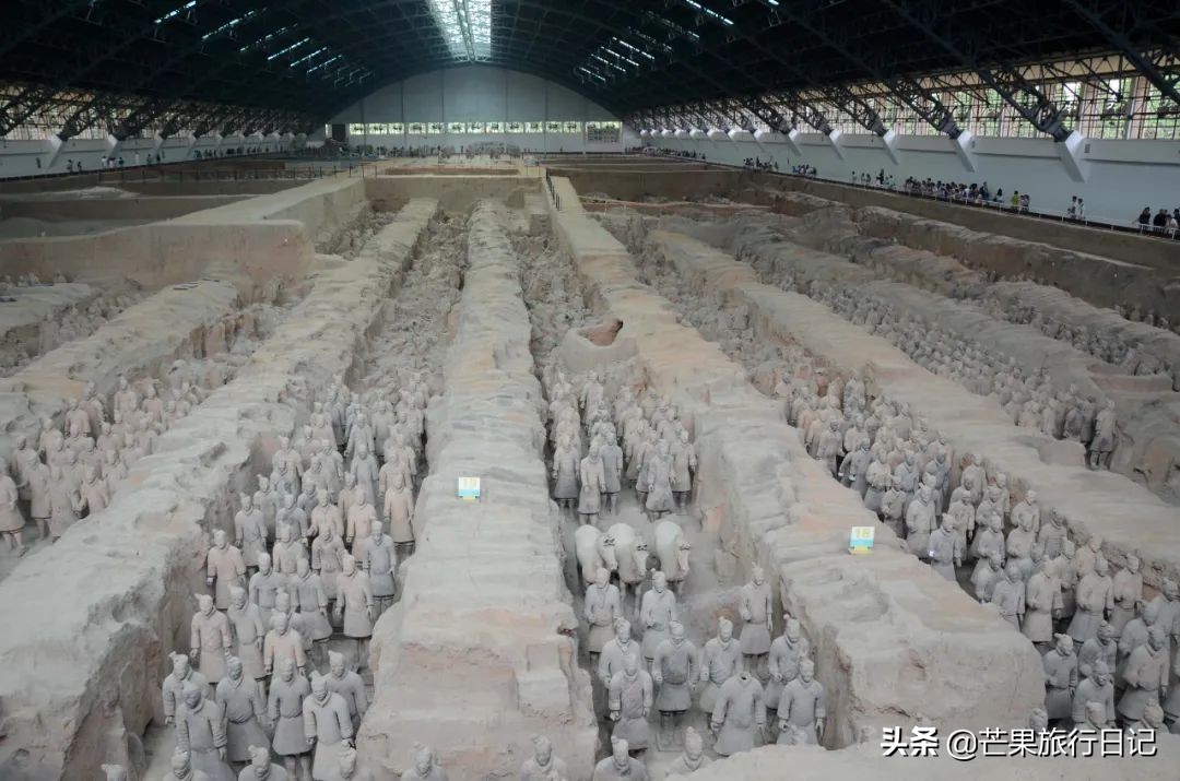 西安的繁华是任何城市不能比的,西安城市被誉为天府之国