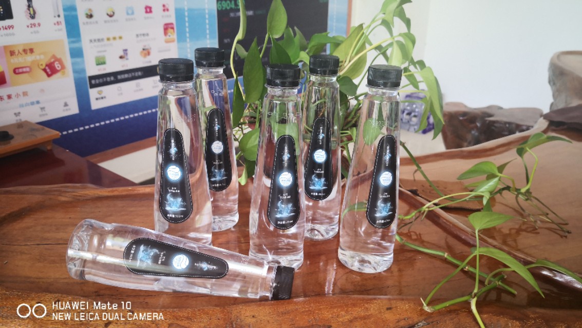 送世界一瓶好酒,给世界一瓶好水