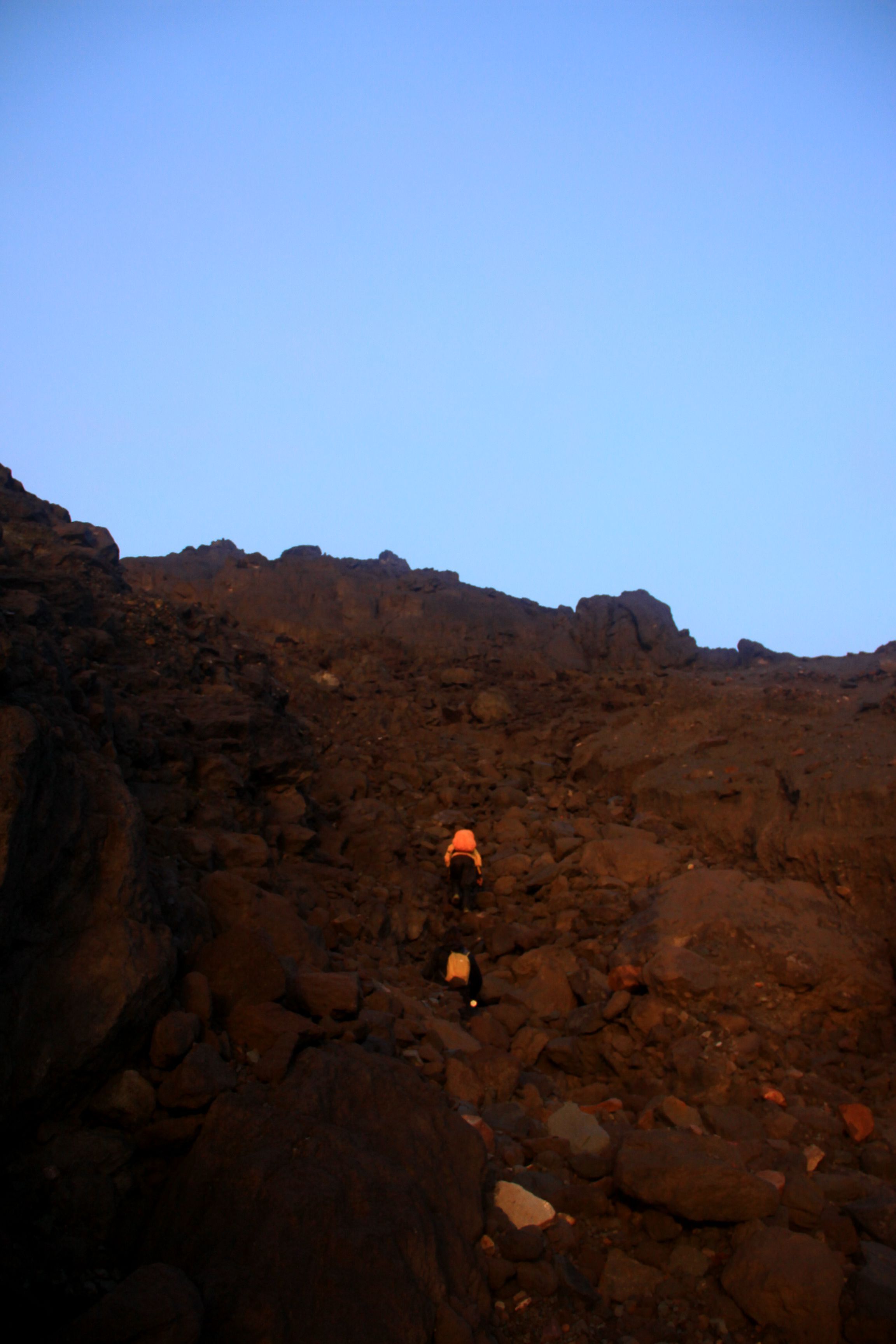 印尼最大的火山 (印尼默拉皮火山环境)