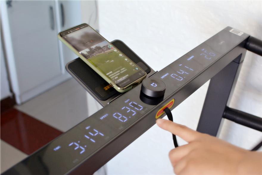 小米生态链walkingpad跑步机r2,小米跑步机和亿健跑步机哪个好