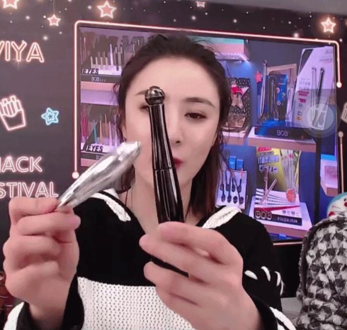 兰蔻黑天鹅睫毛膏压睫毛,cpb睫毛膏和兰蔻睫毛膏哪个好用