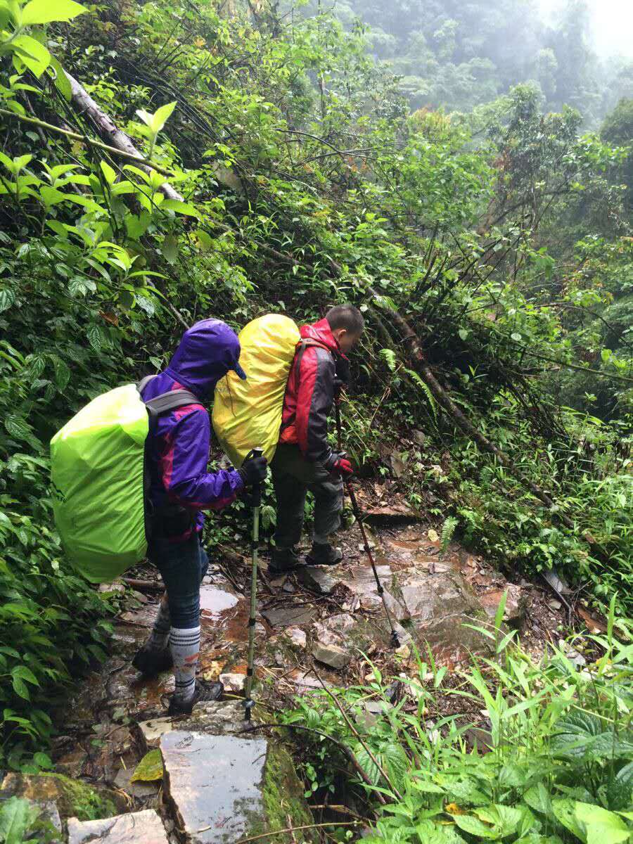 去徒步旅行，需要准备的装备总结