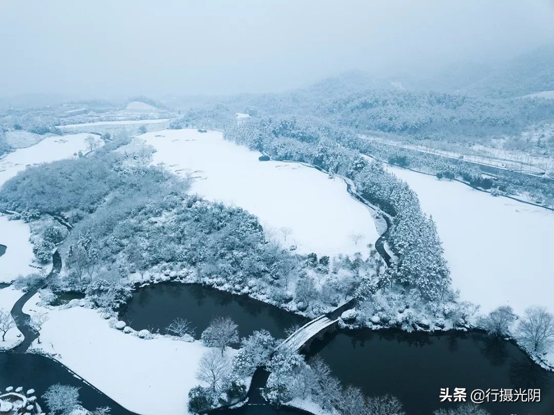 安吉民宿下雪的视频,安吉城堡酒店