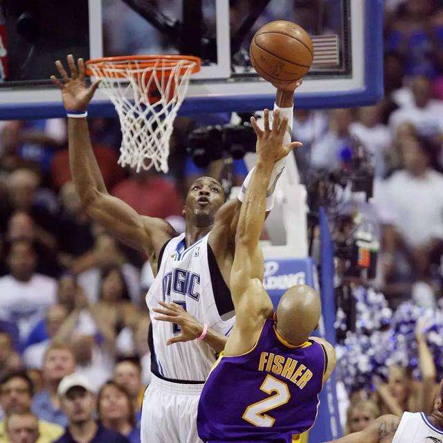 曾经的联盟第一中锋德怀特霍华德,当年联盟第一中锋姚明