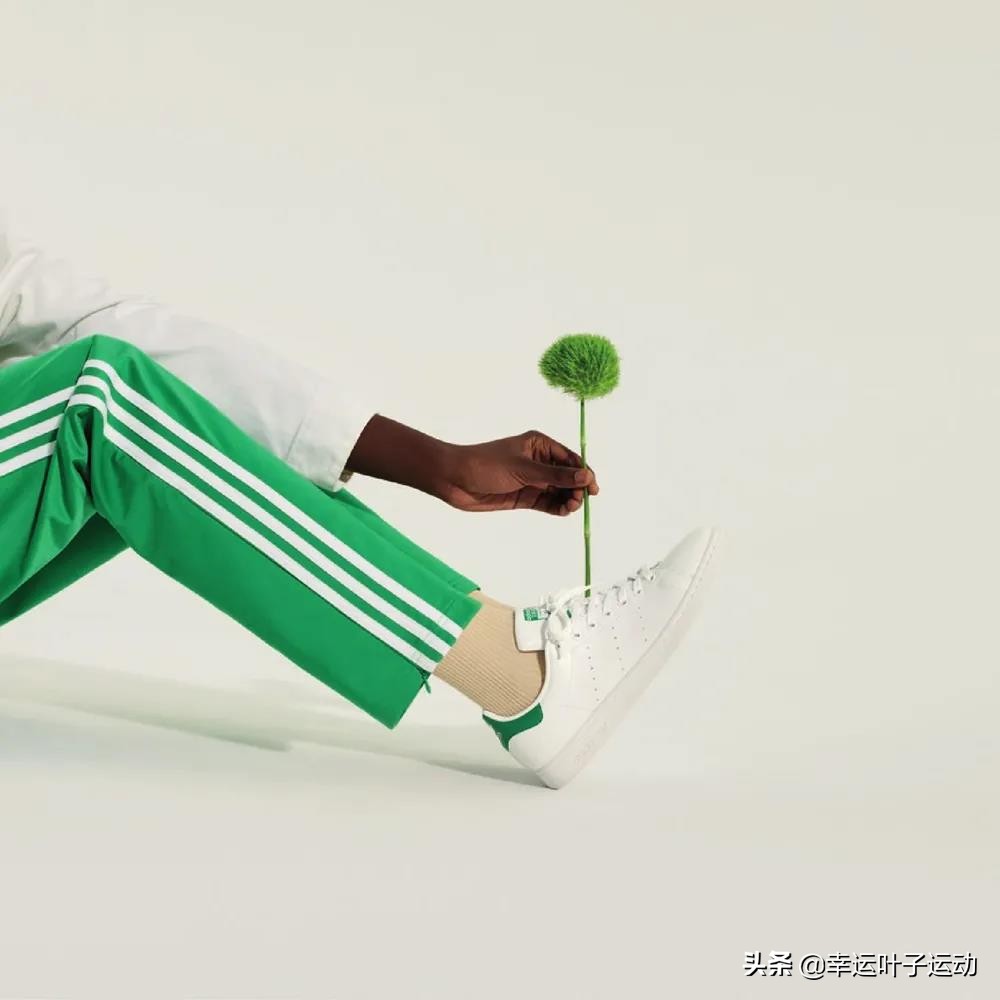 火了50年还被明星抢着穿的它，竟然换了图案，新的设计超美