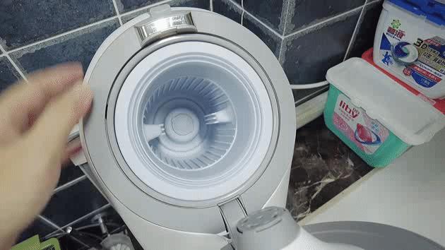 一人一桶，仿手搓洗—觉飞内衣裤洗衣机到底是不是智商税？