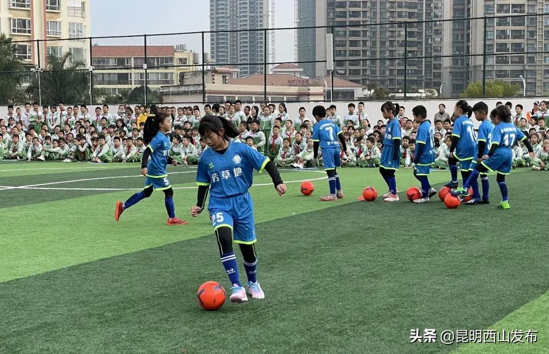 运动健儿在赛场上奋勇拼搏的英姿,奋力拼搏赛出风采