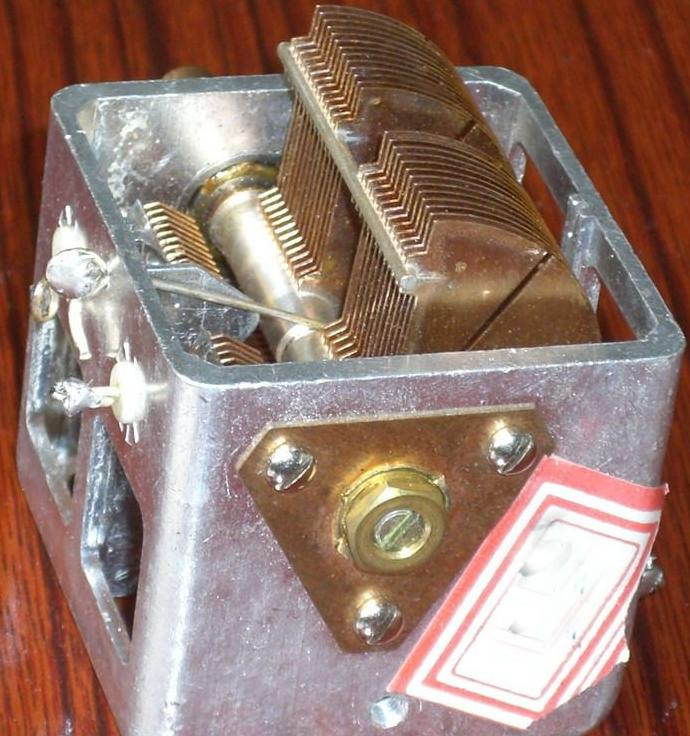 五十年代不用电的收音机,六七十年代的收音机需要电吗