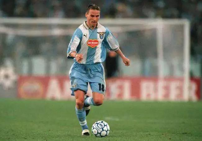 内德维德实况足球什么位置,实况足球传奇内德维德数据