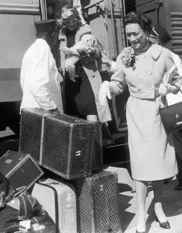 用“沉默”代言的rapper时尚爱物，“人间种草机”王菲超爱背的包