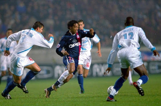 足球超燃瞬间罗纳尔迪尼奥,足球精灵罗纳尔迪尼奥高光时刻