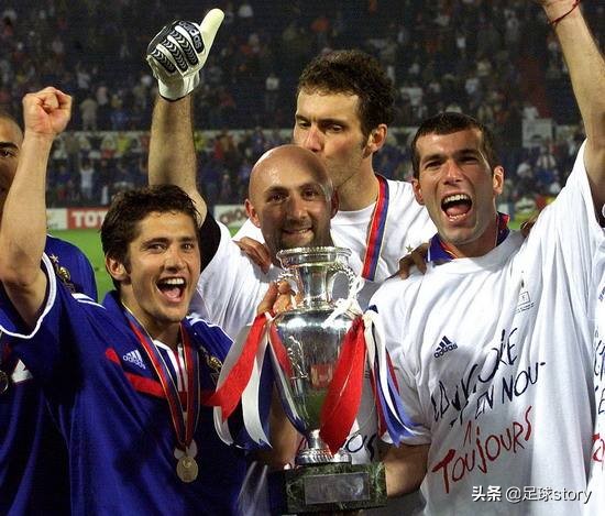 齐达内世界公认的大师,齐达内足球十大经典视频