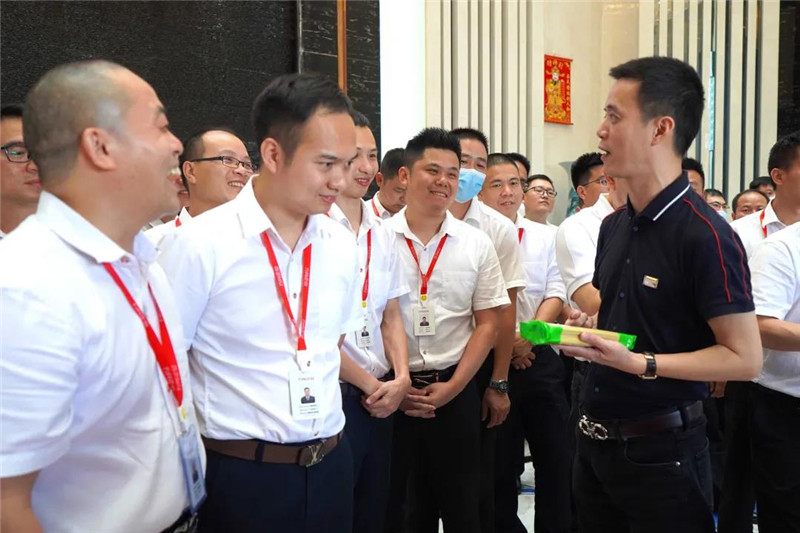 鏂瑰悜闄剁摲鏃椾笅骞哥鍏冪礌,鏂瑰悜鐡风爾鏃椾笅骞哥鍏冪礌