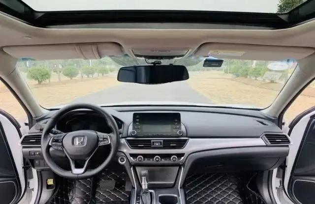 本田雅阁1.5T精英版是销量最好的版本，但为何车主买后都后悔了？