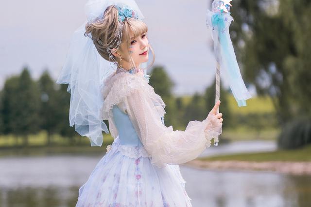 同是洛丽塔圈子的顶流，安然的人气，为什么比*党**妹低这么多？