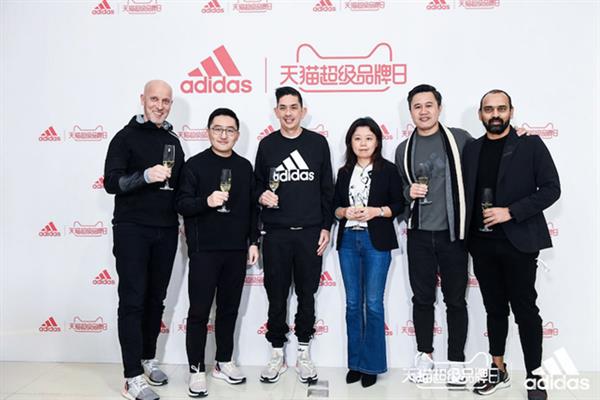 阿迪达斯App*载下**破900万天猫店粉丝超2000万成全球最大单店