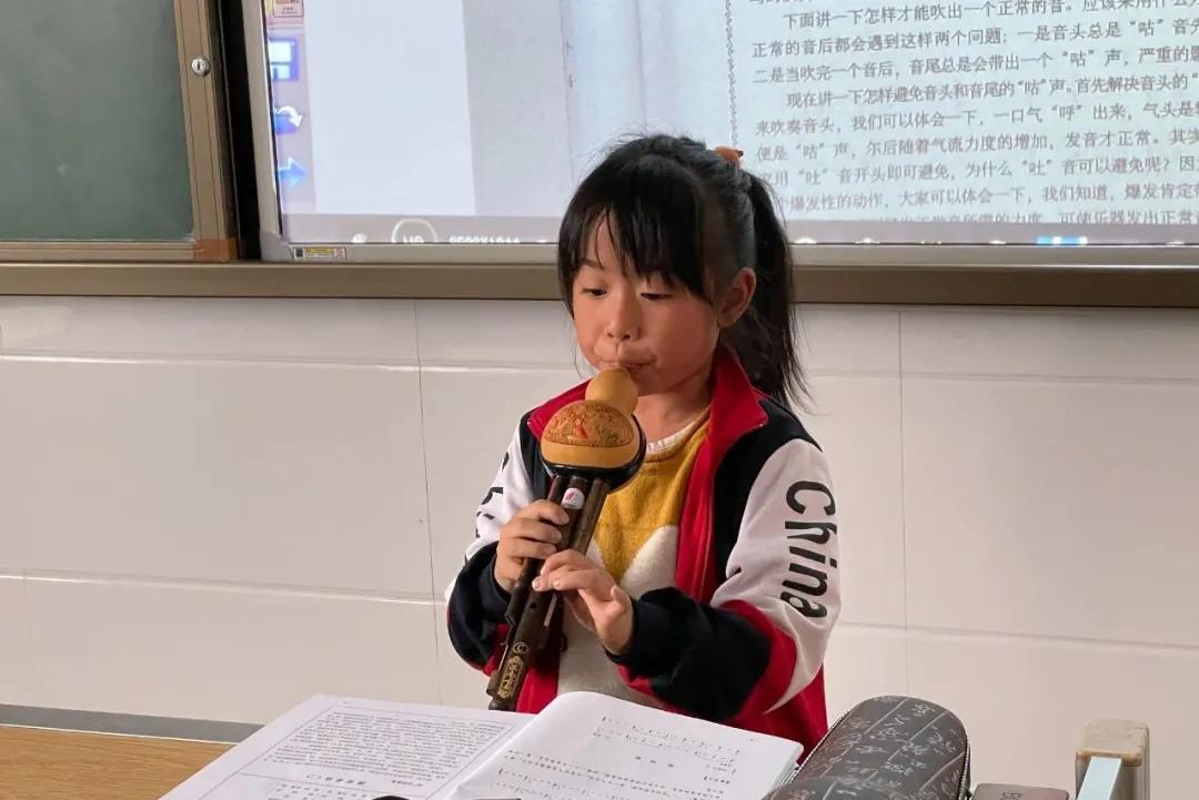 初中生放学不愿意回家,学生放学不知所措