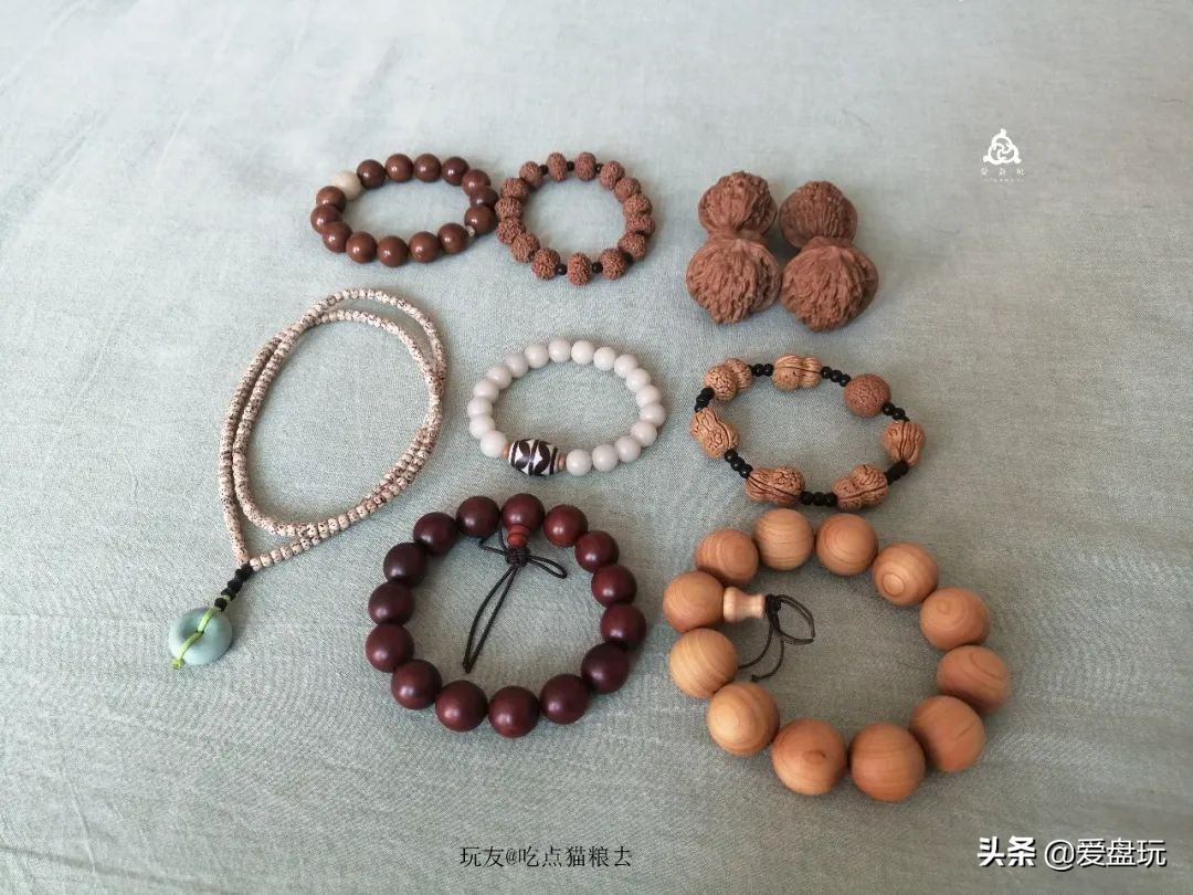 什么叫穷玩？手串超过300块，算我输！