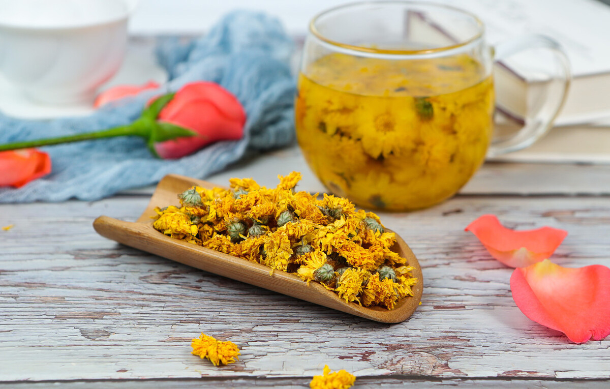 常喝菊花茶，清热降火，但要注意这4点