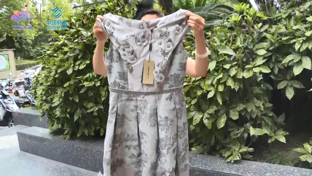 1千多块钱的裙子普通人真不敢买,1万多裙子