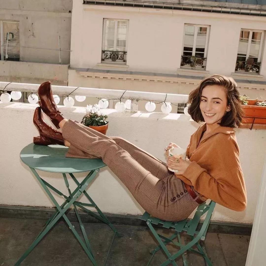 夏天奶奶裤搭配什么款式的上衣,奶奶裤穿大一码还是穿正码好看