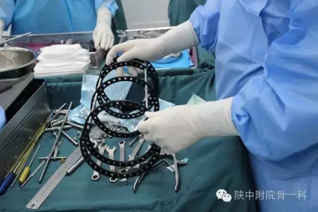 膝关节变形手术,膝关节退化变形矫正手术