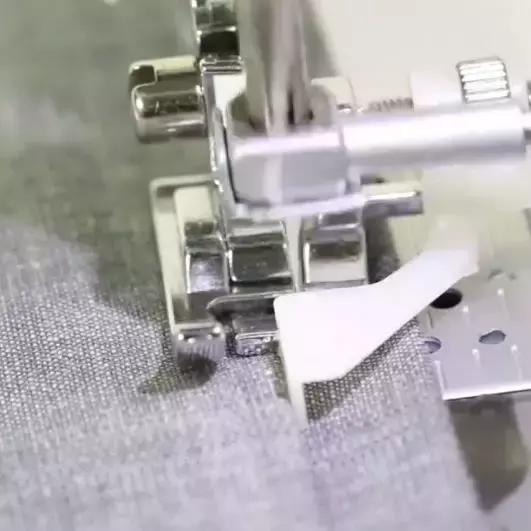 压脚线迹,隐藏线迹用什么压脚