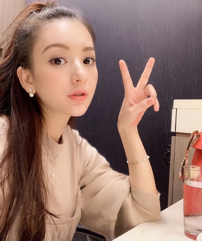 天王嫂方媛高清写真,天王嫂方媛晒美