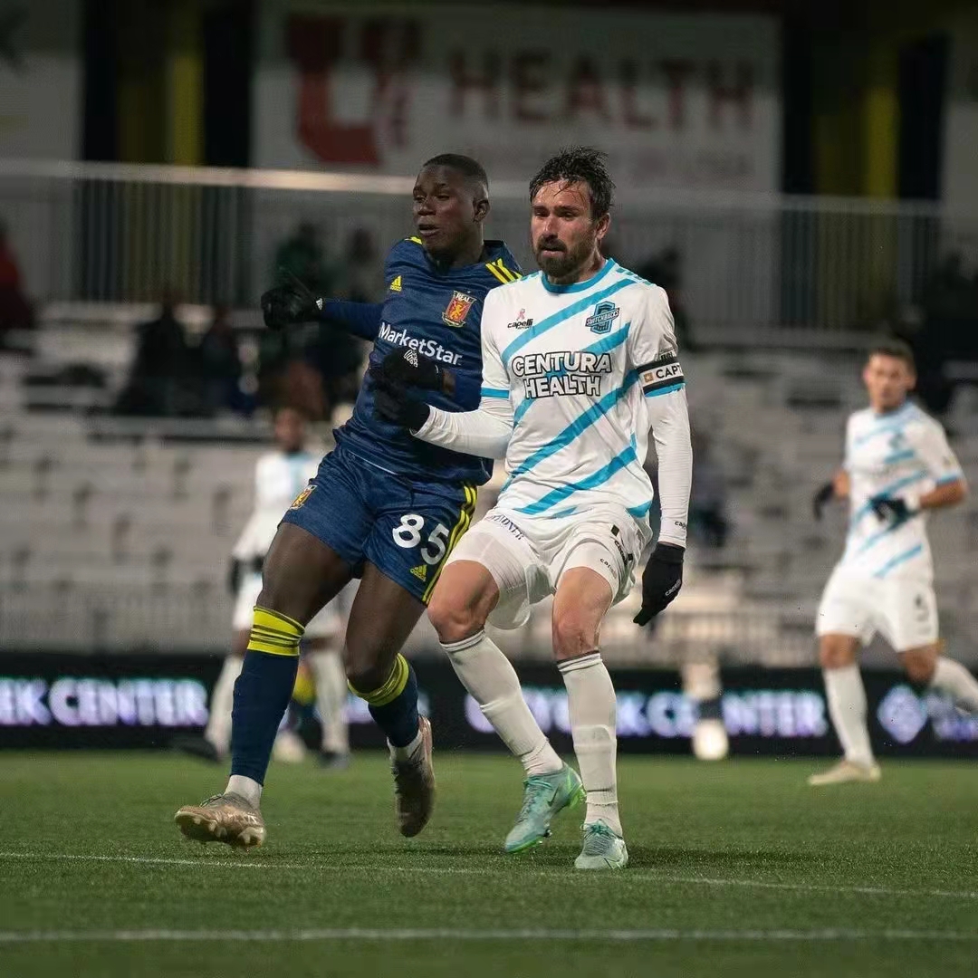 又一个世界足坛新“阿杜”出世，13岁驰骋职业赛场